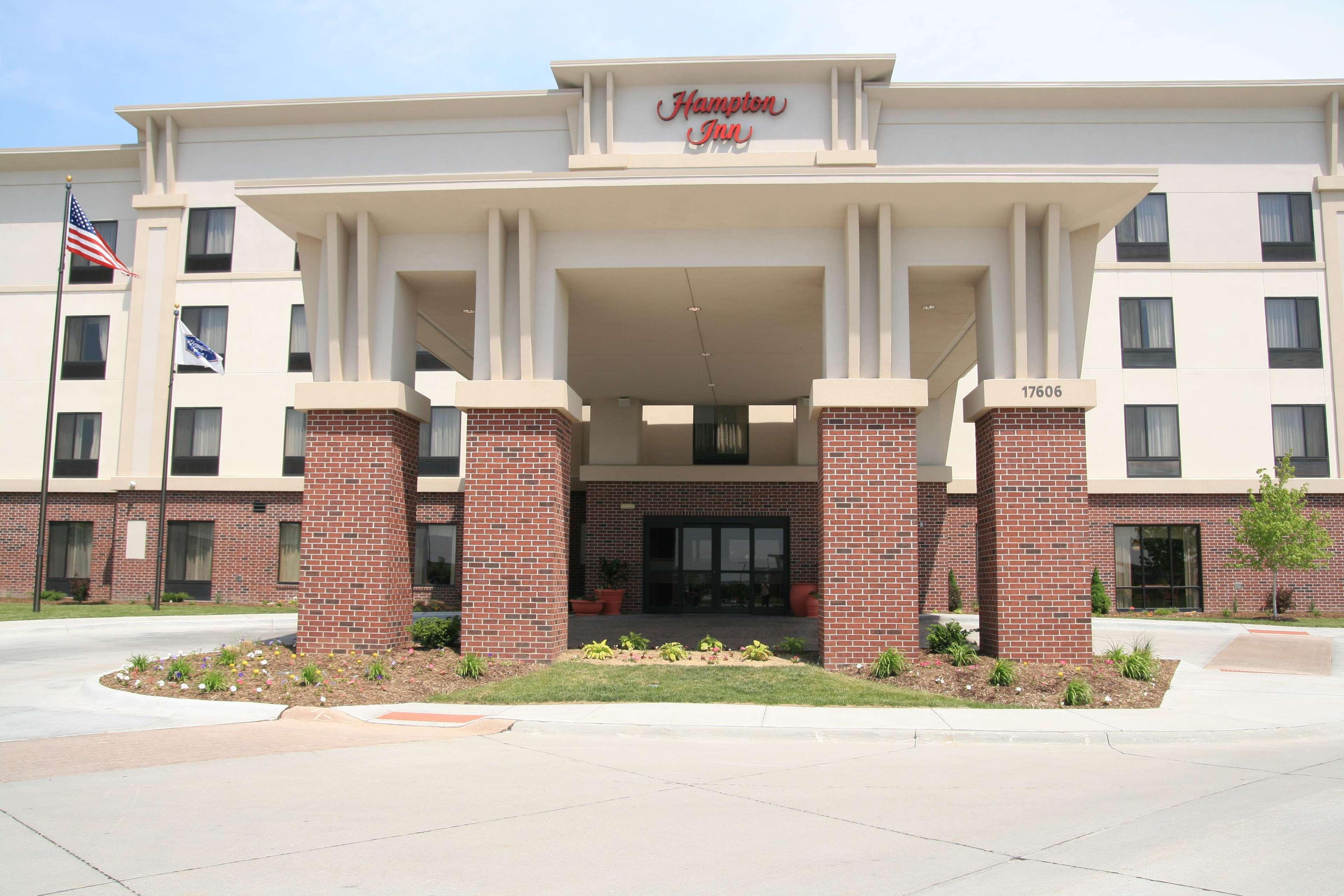 Newly Renovated Hampton Inn Omaha West Lakeside Buitenkant foto