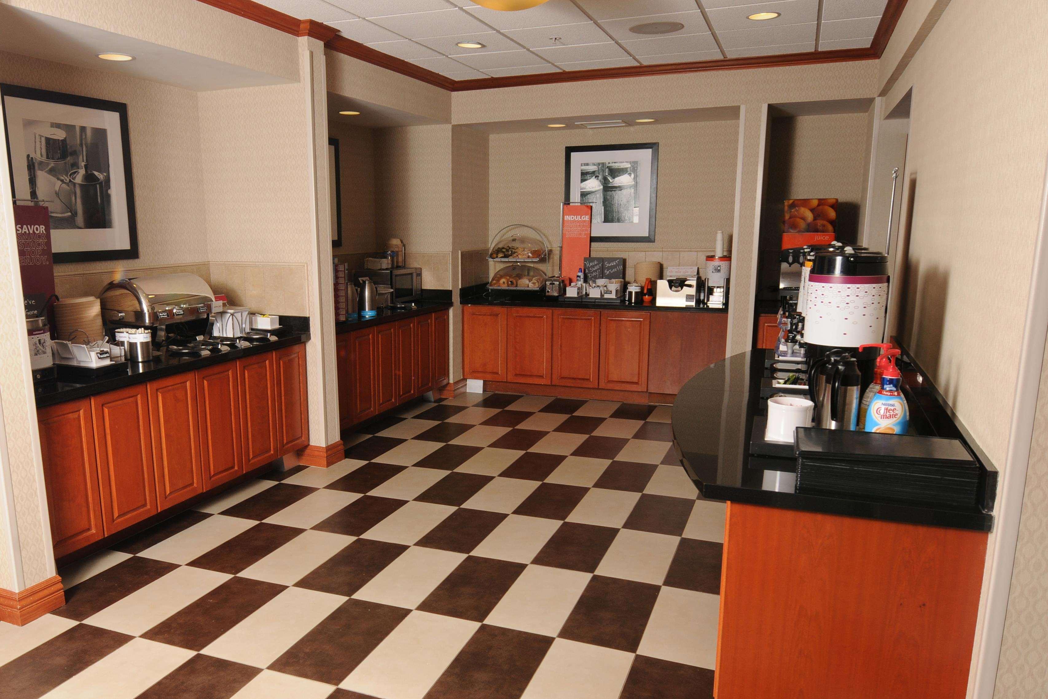 Newly Renovated Hampton Inn Omaha West Lakeside Buitenkant foto