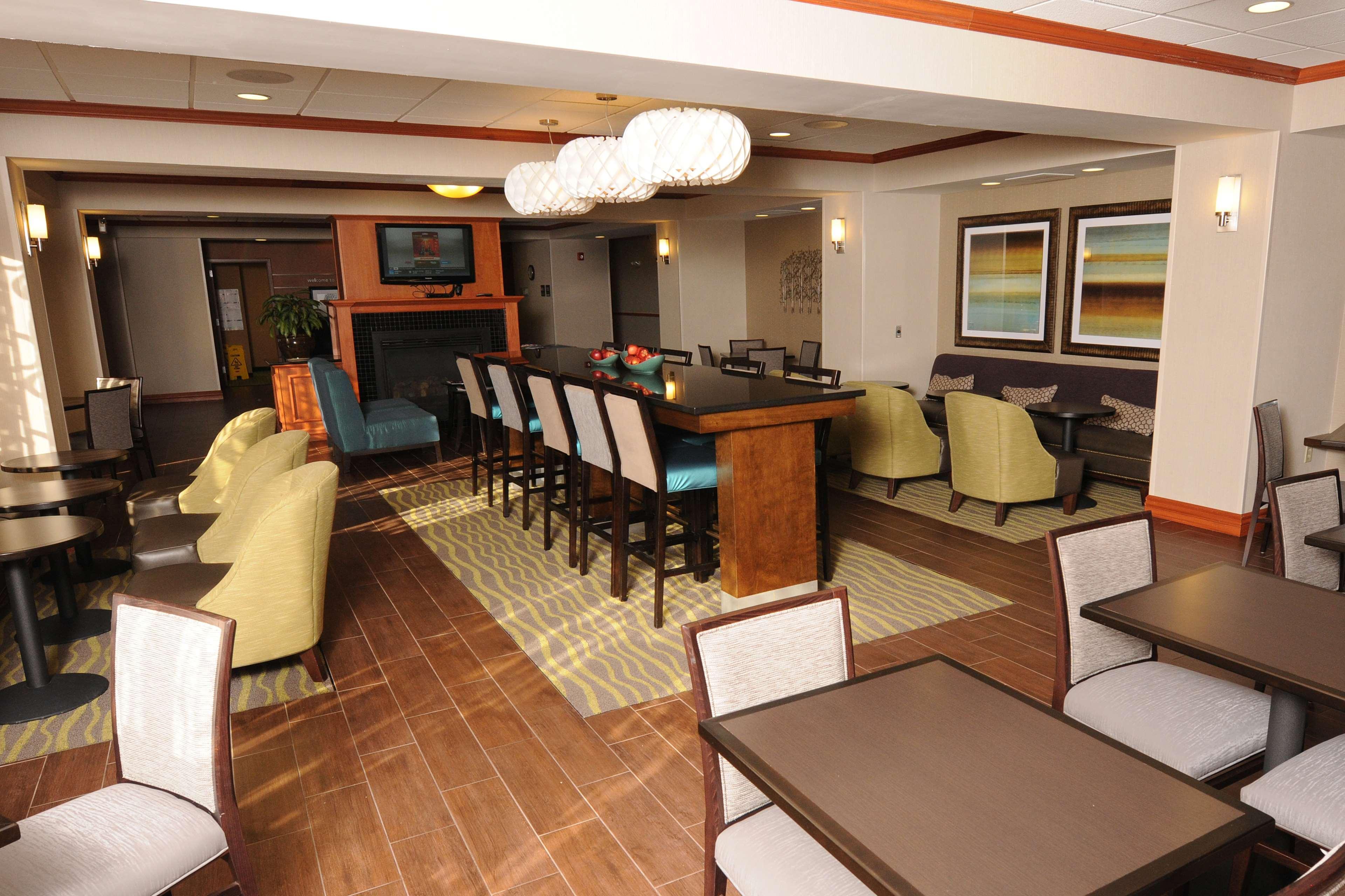 Newly Renovated Hampton Inn Omaha West Lakeside Buitenkant foto