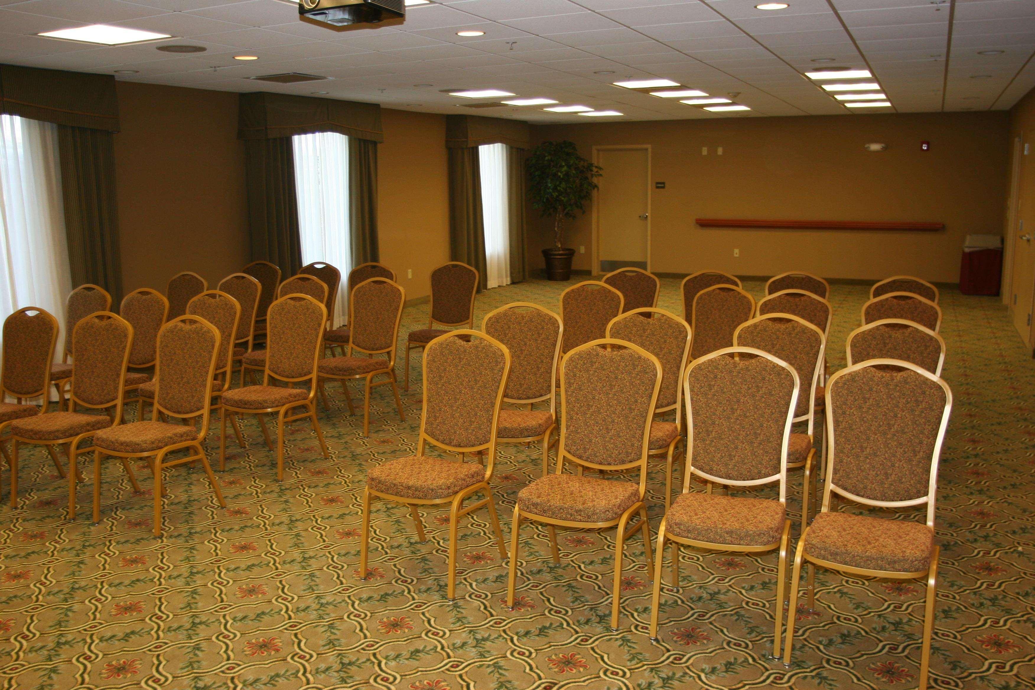 Newly Renovated Hampton Inn Omaha West Lakeside Faciliteiten foto