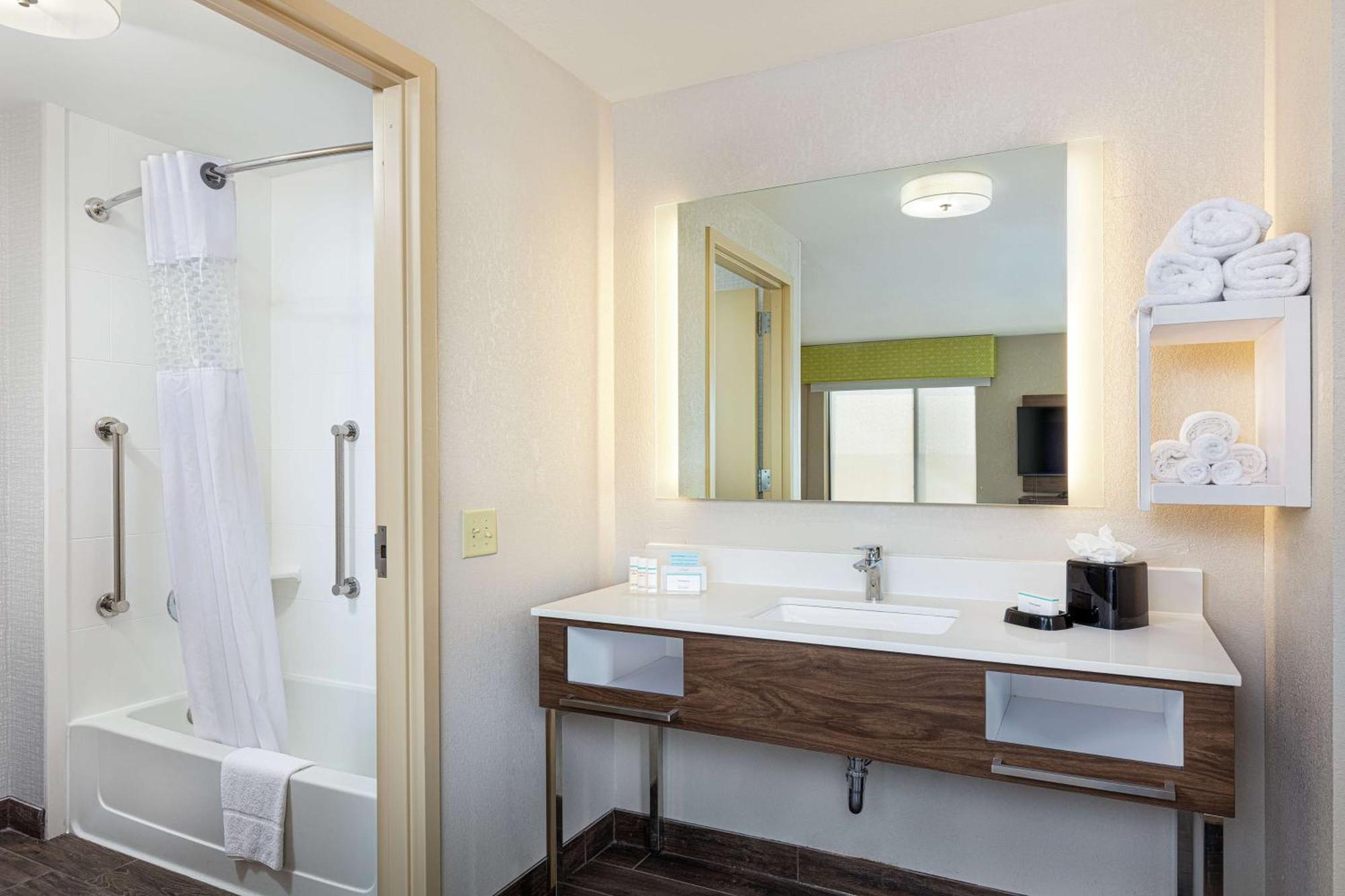 Newly Renovated Hampton Inn Omaha West Lakeside Buitenkant foto